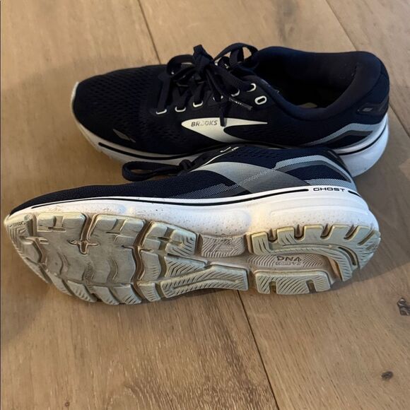 Brooks Midnight Blue Athletic Sneakers - Picture 4 of 5